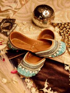 Mirror Work Jutti: Sparkle with Every Step
