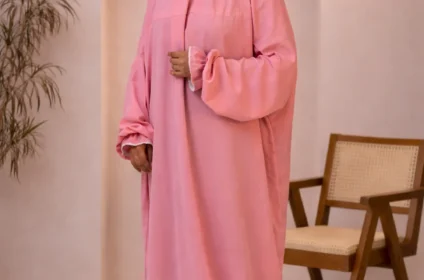 Elegant abaya with delicate embroidery available to buy online