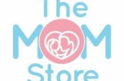 The mom store logo