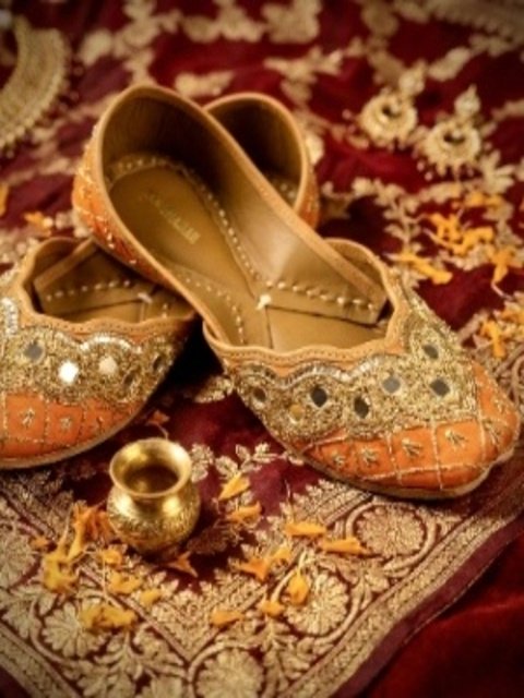 Buy Bridal Juttis