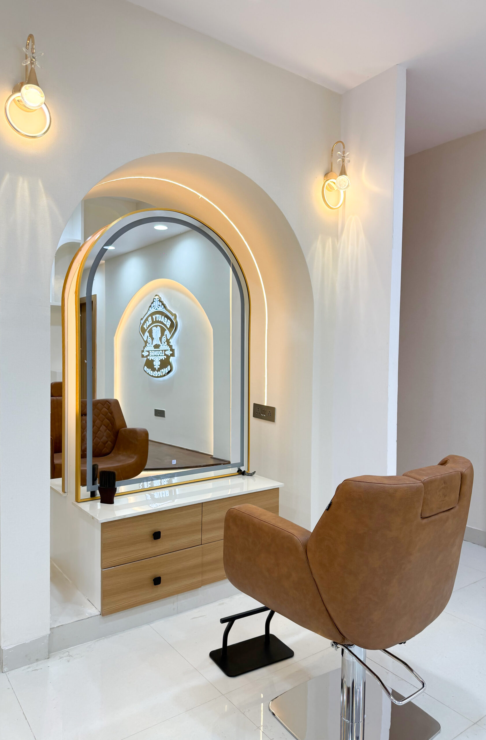 Beauty Bay Lounge