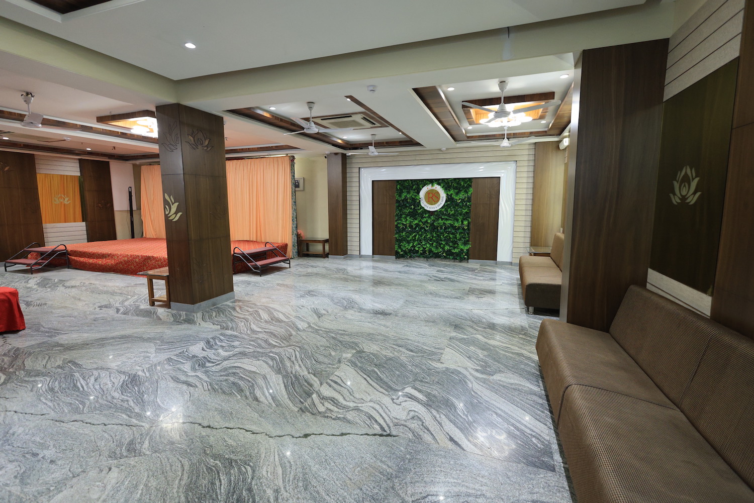 R.S. Exclusive Stay & Fine Dine