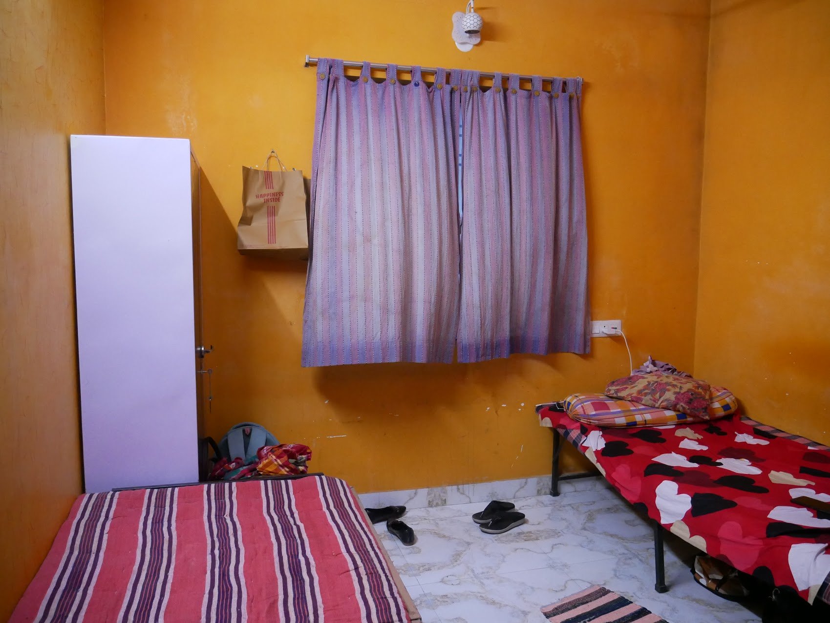 Mannat-Paying-Guest-rooom-2.jpg