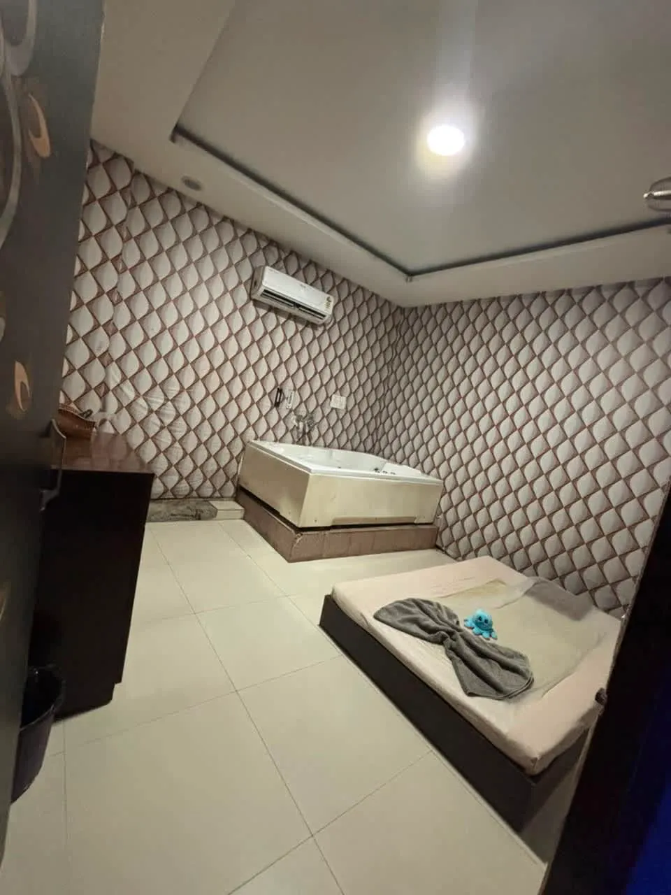 massage room