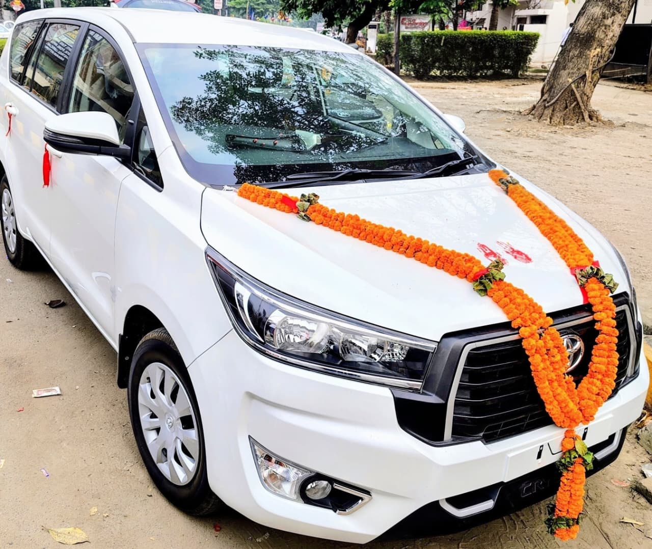 Nandisha Taxi Service Prayagraj